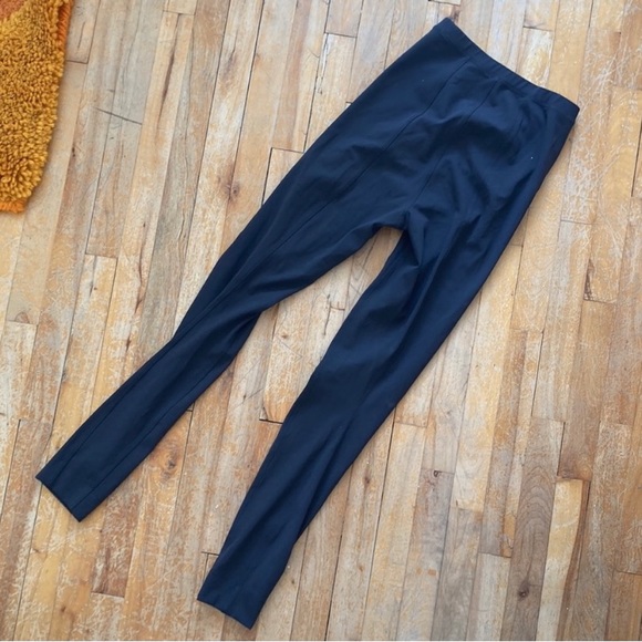 ISO lululemon tights - Picture 3 of 3